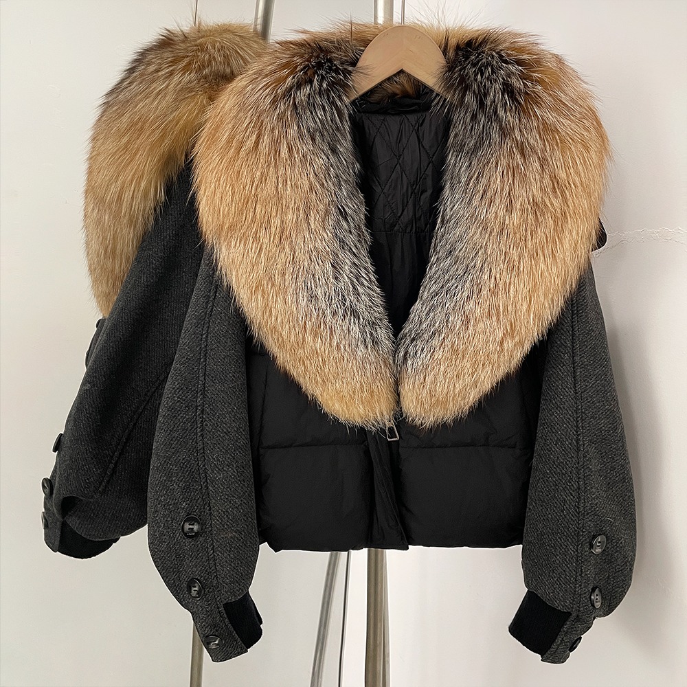 Jaqueta Feminina de Plumas de  - Winter Clothing Trends For Women avaliação e preço